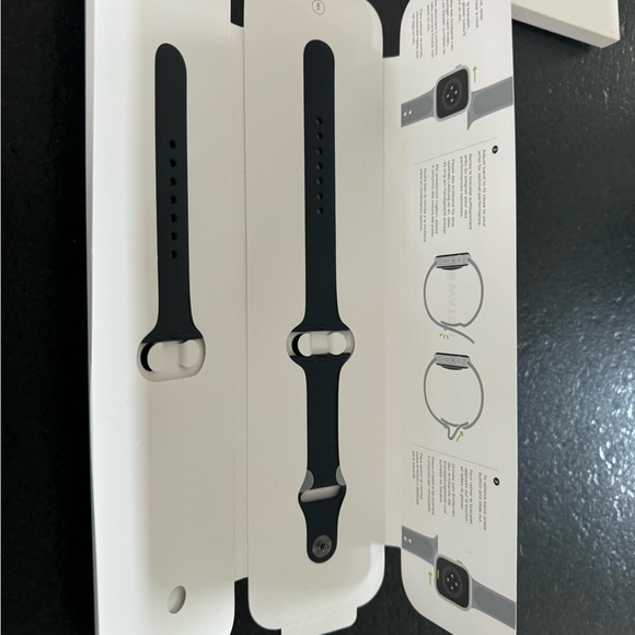 Apple 41mm misnight sport watch band - Picture 2 of 4